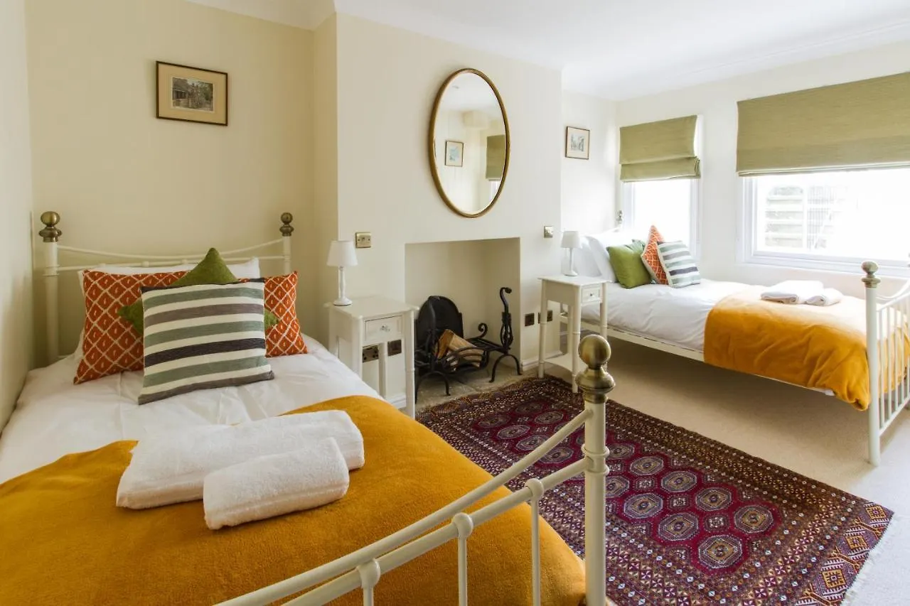 Gasthuis The Portland Guesthouse Cheltenham